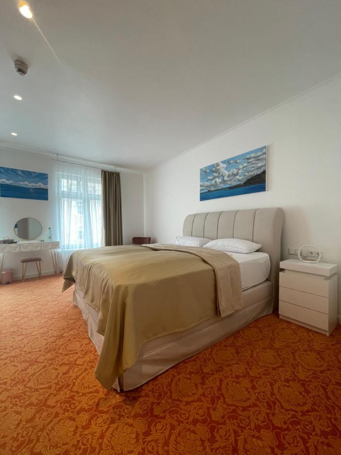 Art Hotel House One Баден-Баден Екстериор снимка