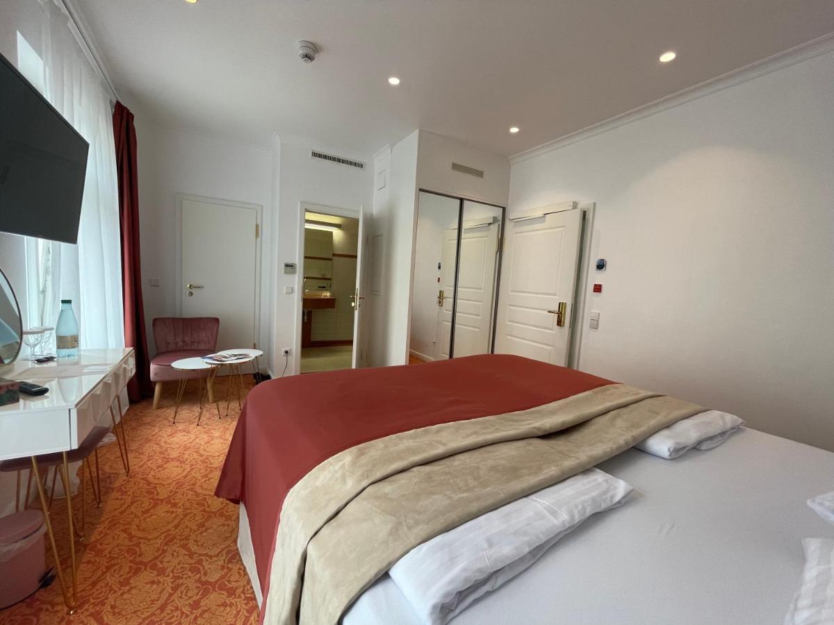 Art Hotel House One Баден-Баден Екстериор снимка